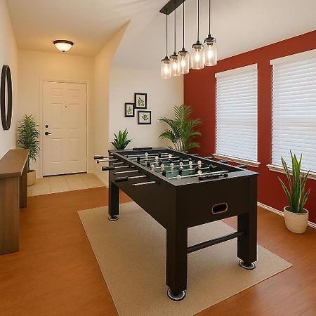 Work, Play & Stay King Bed With Foosball! Aubrey Dış mekan fotoğraf